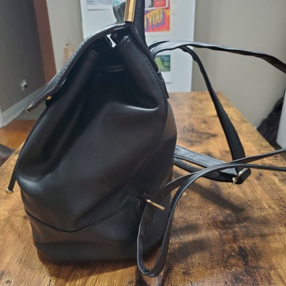 Purse-Backpack / Call It Spring - Picture 6 of 6